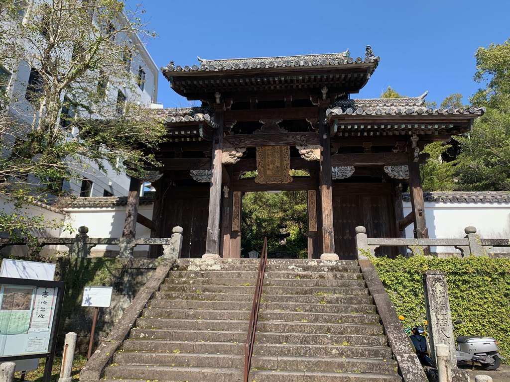 萬寿山聖福寺山門