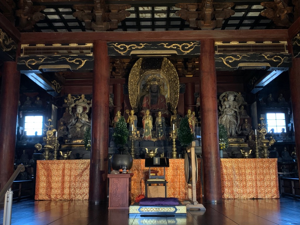 瑞鳩峰山報恩寺五百羅漢堂本尊
