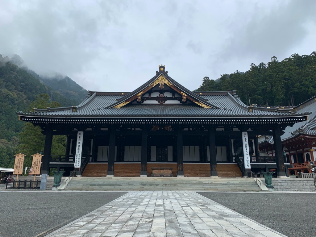 久遠寺本堂