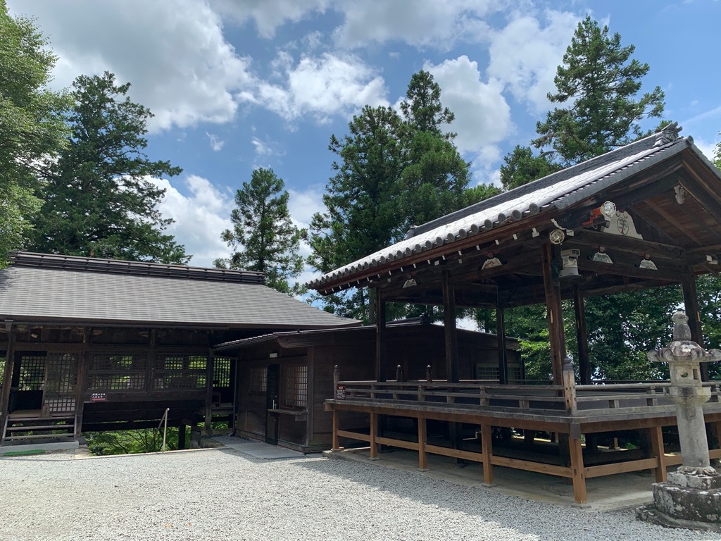 柏尾山大善寺薬師堂稚児堂